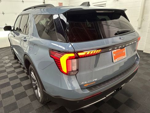 Used 2025 Ford Explorer Active w/ Active Comfort Package AWD/4WD image 8