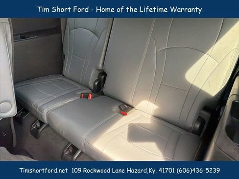 Used 2023 Buick Enclave Essence AWD/4WD image 11