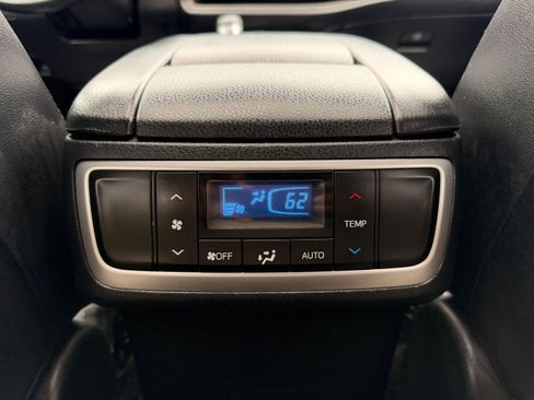 Used 2018 Toyota Highlander XLE w/ Protection Package #3 AWD/4WD image 35