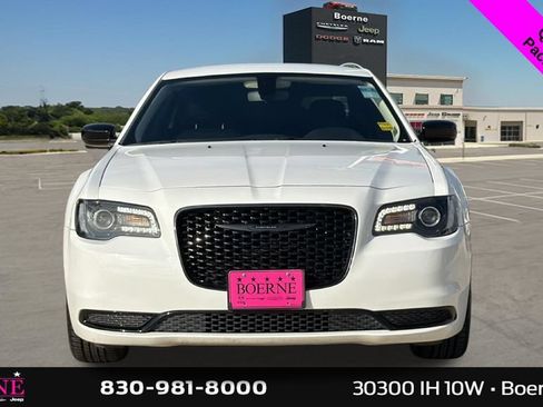 Used 2023 Chrysler 300 Touring w/ Sport Appearance Package RWD image 8