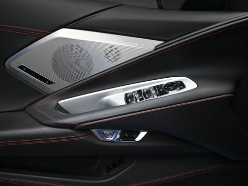 Used 2022 Chevrolet Corvette Stingray Premium Conv w/ Z51 Performance Package RWD image 21