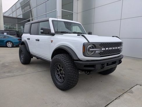 New 2025 Ford Bronco Badlands AWD/4WD image 3
