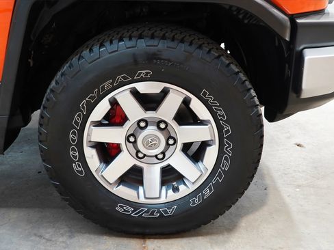 Used 2014 Toyota FJ Cruiser 4WD w/ Upgrade Package image 56
