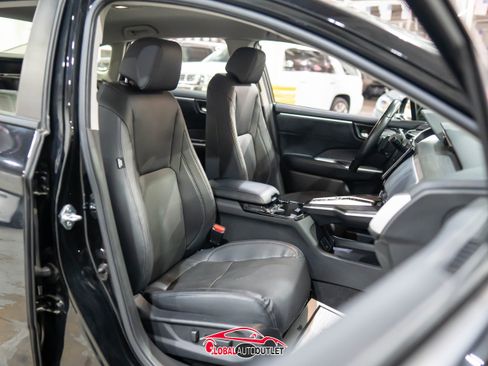 Used 2018 Honda Clarity Touring image 17