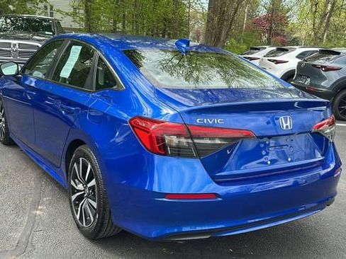Used 2023 Honda Civic EX image 7