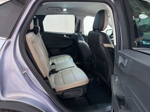 Used 2022 Ford Escape Titanium image 14