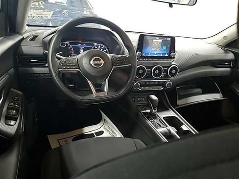 Used 2025 Nissan Sentra SV FWD image 3