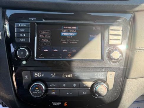Used 2020 Nissan Rogue SL FWD image 18