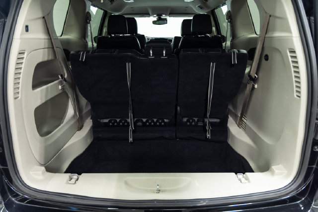 Used 2022 Chrysler Pacifica Touring-L FWD image 9
