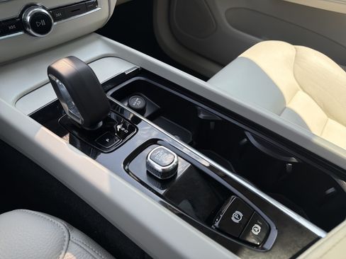 Certified 2024 Volvo XC60 B5 Core w/ Climate Package AWD/4WD image 26