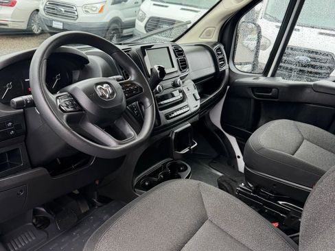 Used 2024 RAM ProMaster 2500 w/ Convenience Group image 10