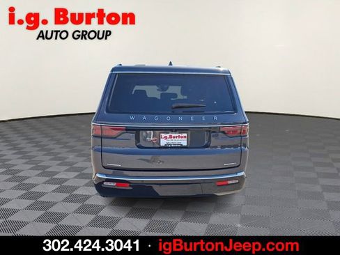 Used 2022 Jeep Wagoneer Series II AWD/4WD image 5