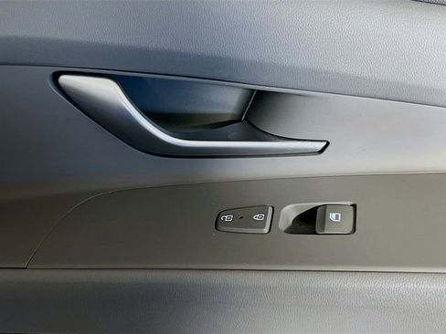 Used 2025 Hyundai Elantra Sport image 32