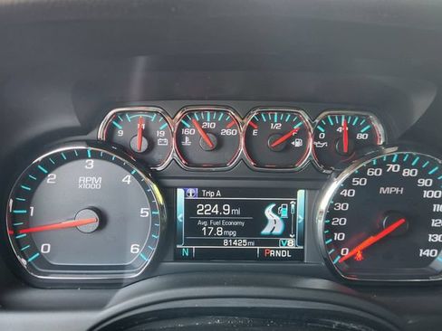 Used 2019 Chevrolet Suburban LT AWD/4WD image 5