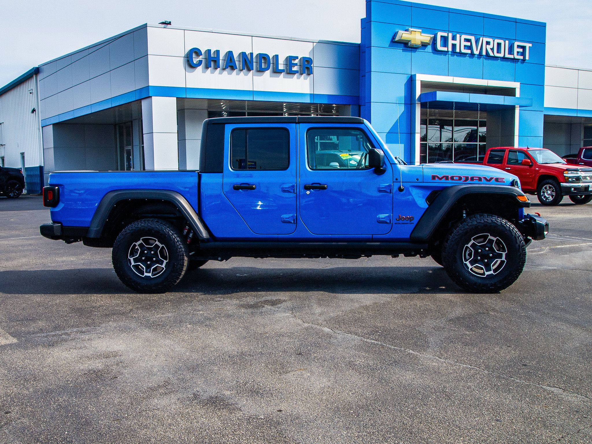 Used 2023 Jeep Gladiator Mojave AWD/4WD image 8