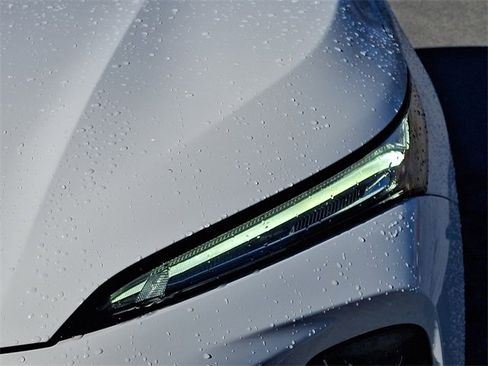 Certified 2025 Buick Envision Sport Touring image 9