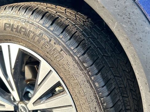 Used 2023 Nissan Rogue SV image 10