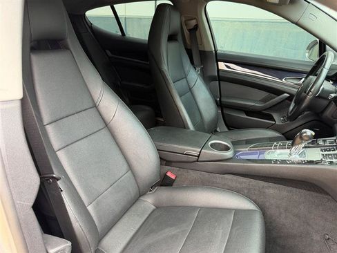 Used 2011 Porsche Panamera image 47