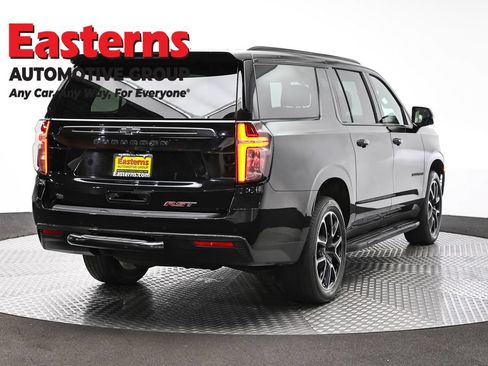 Used 2022 Chevrolet Suburban RST w/ Luxury Package AWD/4WD image 5