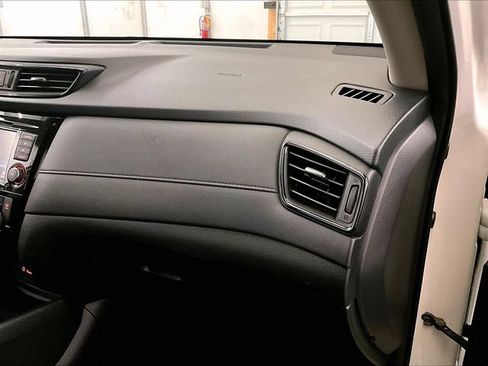 Used 2018 Nissan Rogue SV AWD/4WD image 15