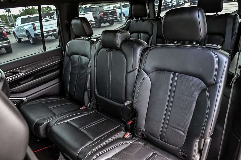 Used 2022 Jeep Wagoneer Series II AWD/4WD image 18