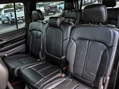 Used 2022 Jeep Wagoneer Series II AWD/4WD image 18