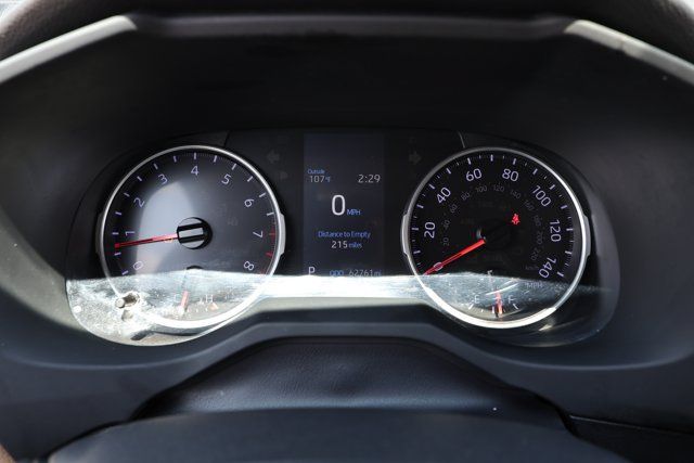Used 2019 Toyota RAV4 LE FWD image 12