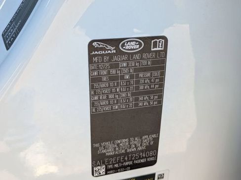 Used 2026 Land Rover Defender 110 X-Dynamic SE AWD/4WD image 32