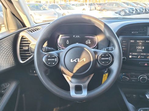 Used 2024 Kia Soul LX w/ Option Group 015 image 9