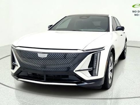 Used 2024 Cadillac Lyriq Tech RWD image 3
