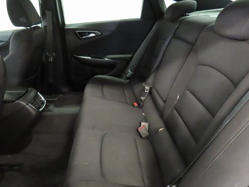 Used 2018 Chevrolet Malibu LT image 30