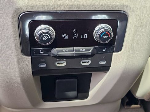 Used 2024 GMC Yukon XL Denali w/ Denali Reserve Package AWD/4WD image 19