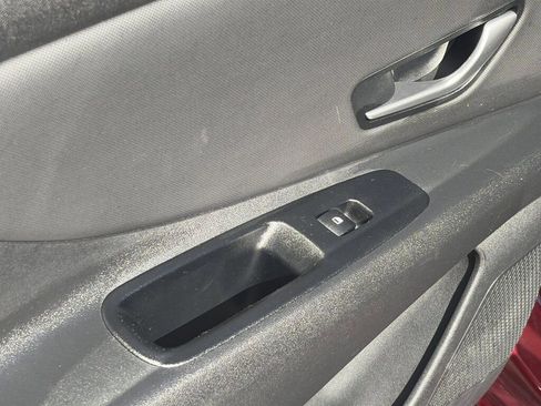 Used 2023 Hyundai Elantra Limited image 26