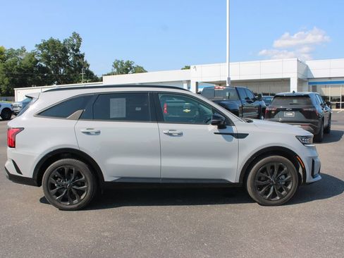 Used 2023 Kia Sorento SX FWD image 11
