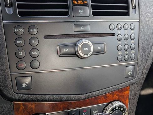 Used 2009 Mercedes-Benz C 300 Sedan image 21
