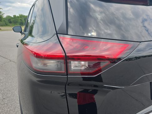 Used 2022 Nissan Rogue SV FWD image 33