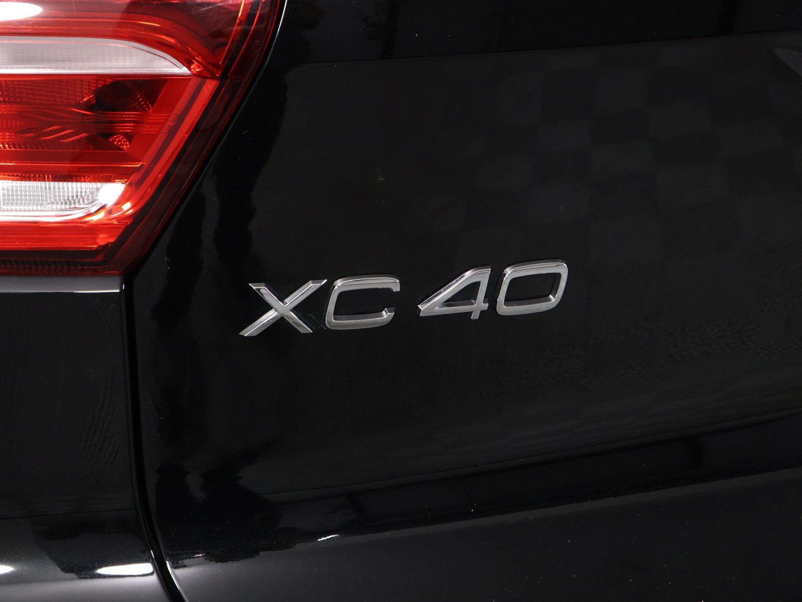 Certified 2026 Volvo XC40 B5 Plus AWD/4WD image 19