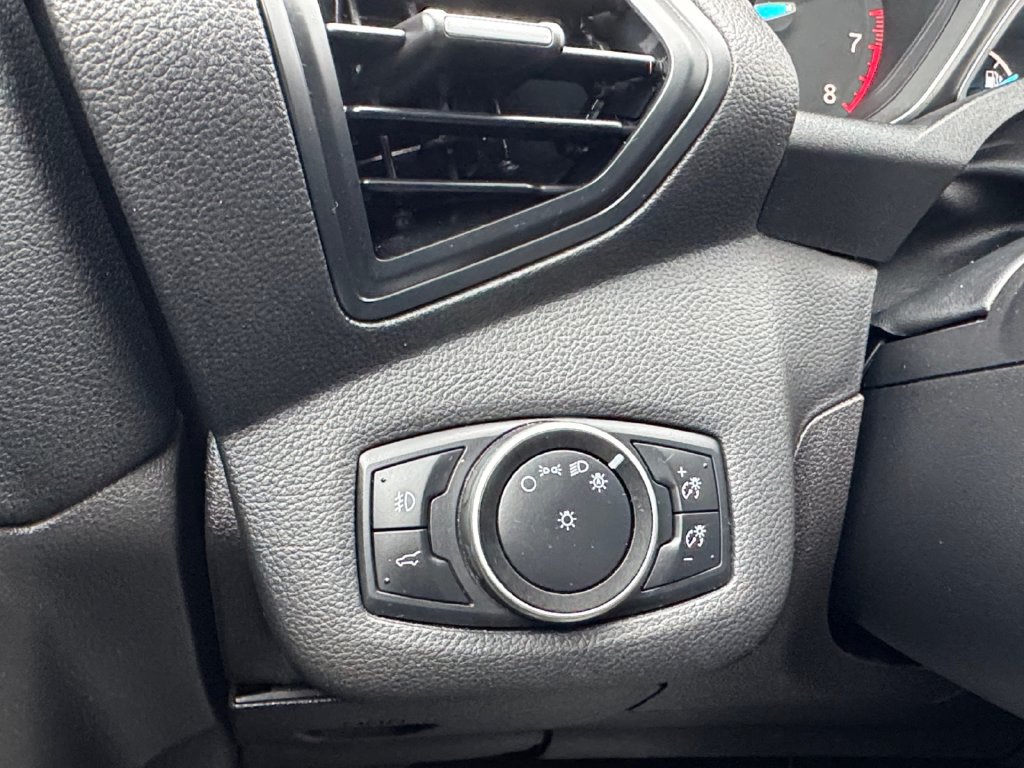 Used 2017 Ford Escape SE w/ SE Leather Comfort Package AWD/4WD image 29