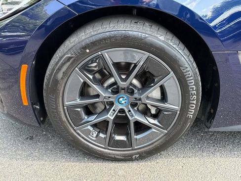 Used 2023 BMW i4 eDrive40 RWD image 8