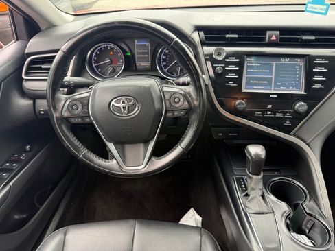 Used 2020 Toyota Camry SE w/ Convenience Package FWD image 8