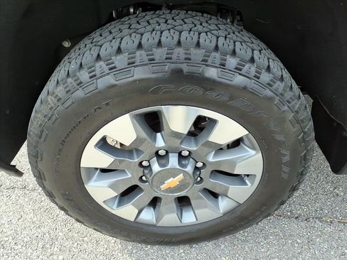 Used 2025 Chevrolet Silverado 2500 Custom image 10