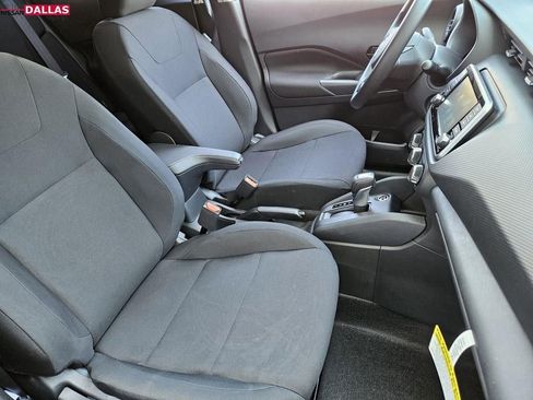 New 2025 Nissan Kicks Play S image 11