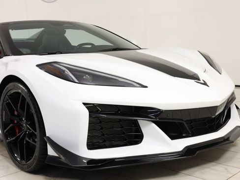 Used 2025 Chevrolet Corvette Z06 w/ Z07 Performance Package RWD image 41