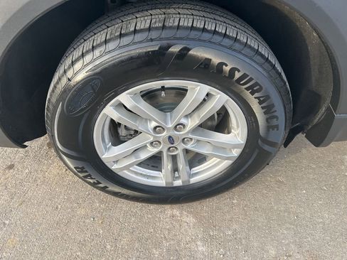 Used 2022 Ford Explorer XLT w/ Equipment Group 202A image 33