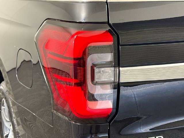 Used 2023 Ford Expedition Limited AWD/4WD image 35