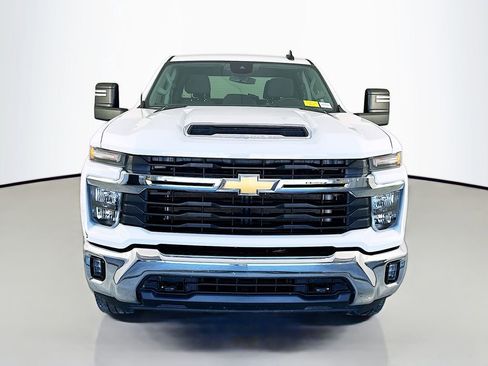 Used 2025 Chevrolet Silverado 2500 LT AWD/4WD image 2
