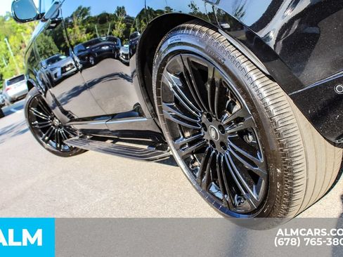 Used 2025 Land Rover Range Rover SE AWD/4WD image 12