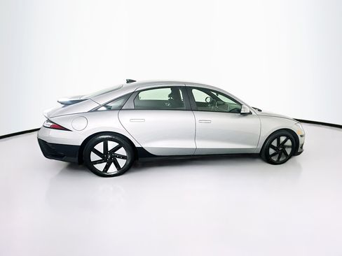 Used 2024 Hyundai Ioniq 6 SE RWD image 10