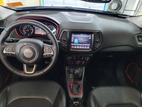 Used 2021 Jeep Compass Trailhawk image 8