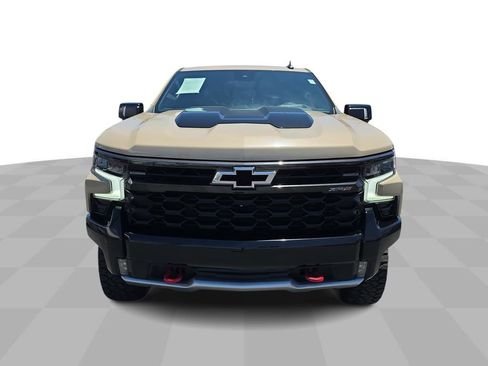 Used 2022 Chevrolet Silverado 1500 ZR2 w/ Technology Package AWD/4WD image 3